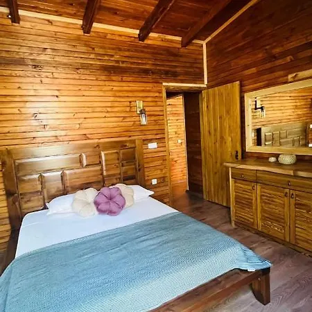بيت للعطل Panurla Ormanin Icinde, Yuezme Havuz&sauna *
