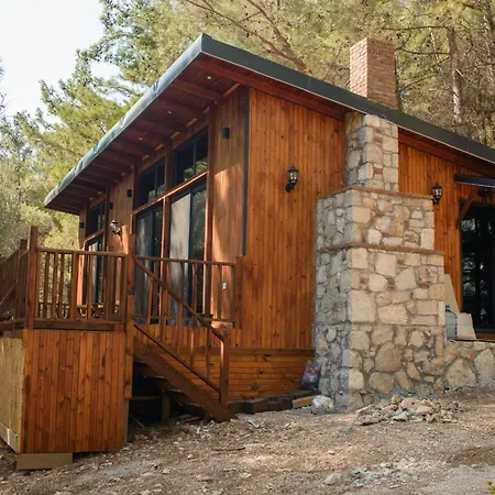 Panurla Ormanin Icinde, Yuezme Havuz&sauna بيت للعطل