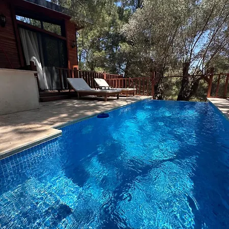 Panurla Ormanin Icinde, Yuezme Havuz&sauna * أورلا
